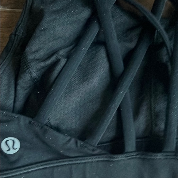 Women's Strappy Sports Bra Set - Black and White - Picture 10 of 11